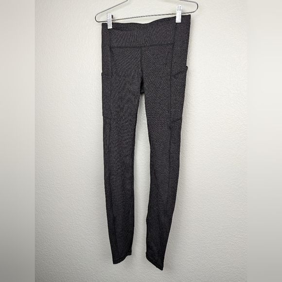Lululemon Speed Up Tight size 4 - Picture 1 of 4